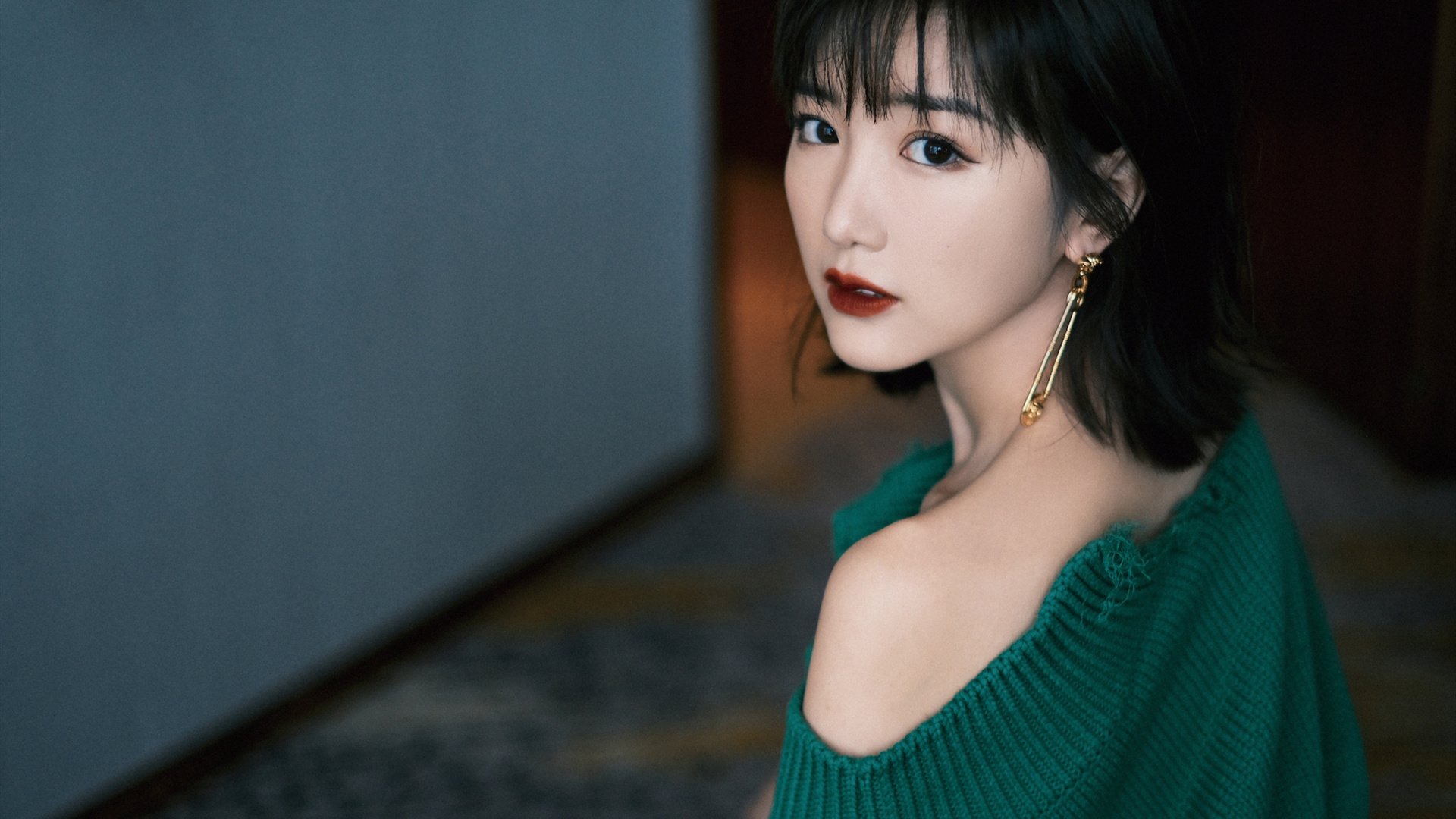 “豪车飙扬:性能至上的速度盛宴”,超级豪车